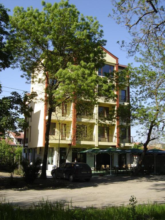 Central Park Family Hotel Каварна Екстериор снимка